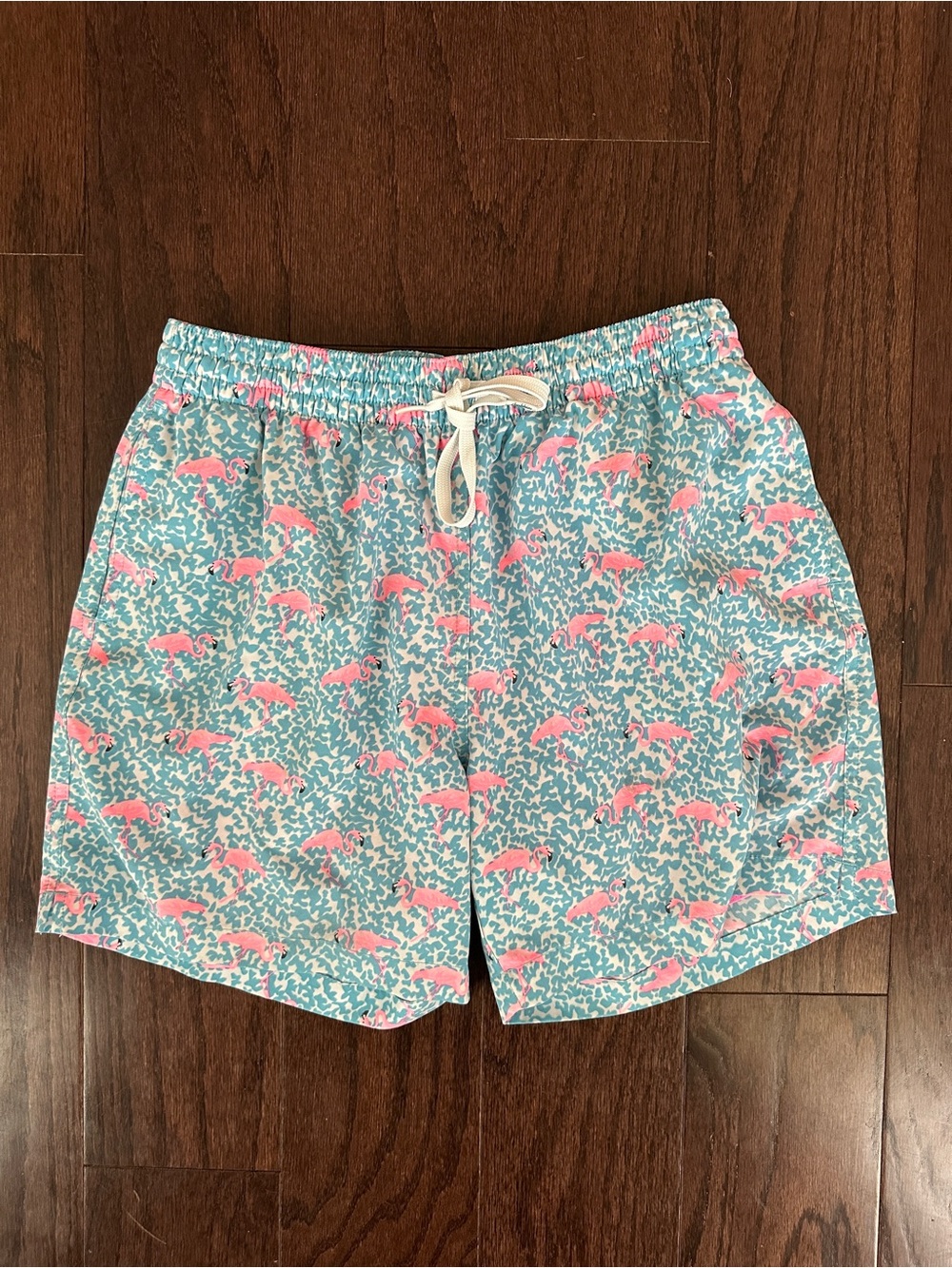 chubbies Light Blue Swim Trunks Pink Flamingo Print Men’s Medium 5.5” inseam
